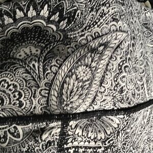 Lululemon paisley black aqua white ankle leggings sz6